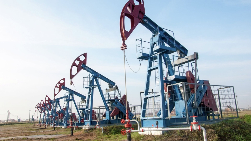 Аналитики оценили среднюю цену на нефть Brent в 2025 году