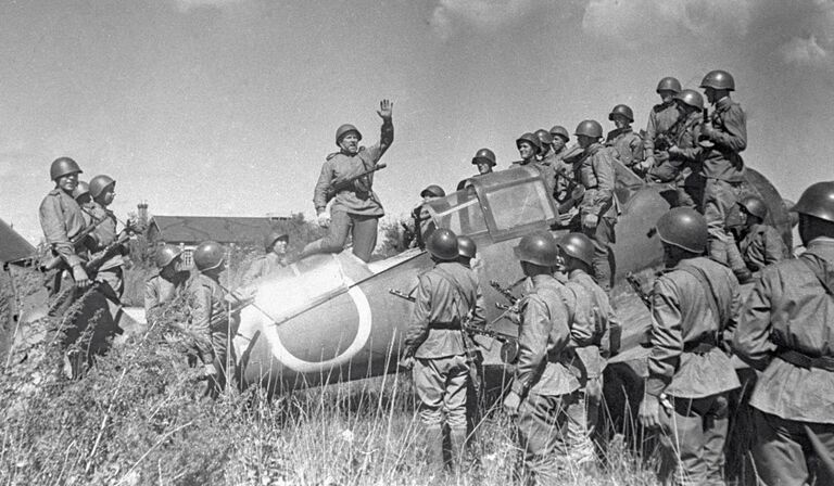 Победа, запечатленная на фото. Последний аккорд Великой войны