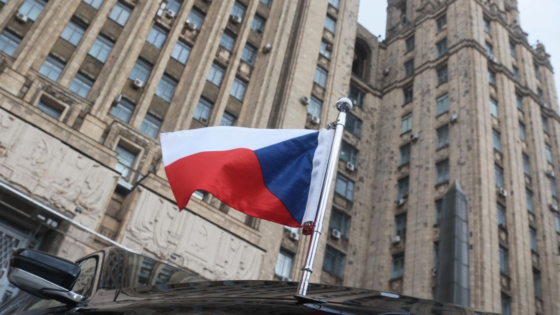 Посол России предложил Чехии задуматься об инциденте с дронами в Польше