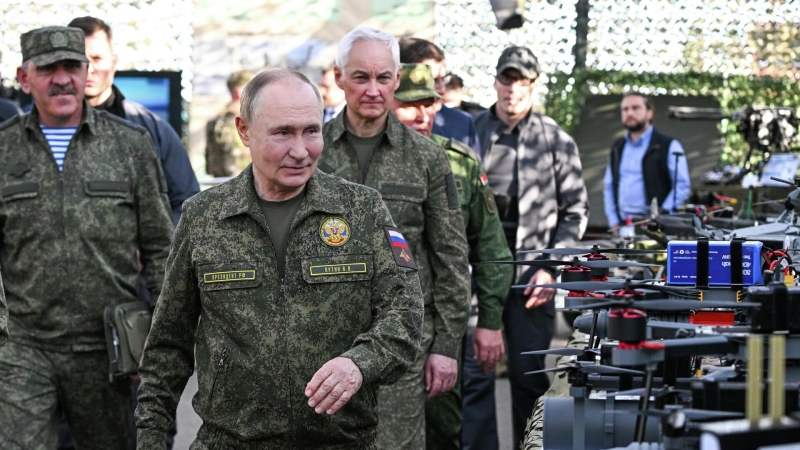 Путин проследил за ходом учений "Запад-2025" на полигоне "Мулино"