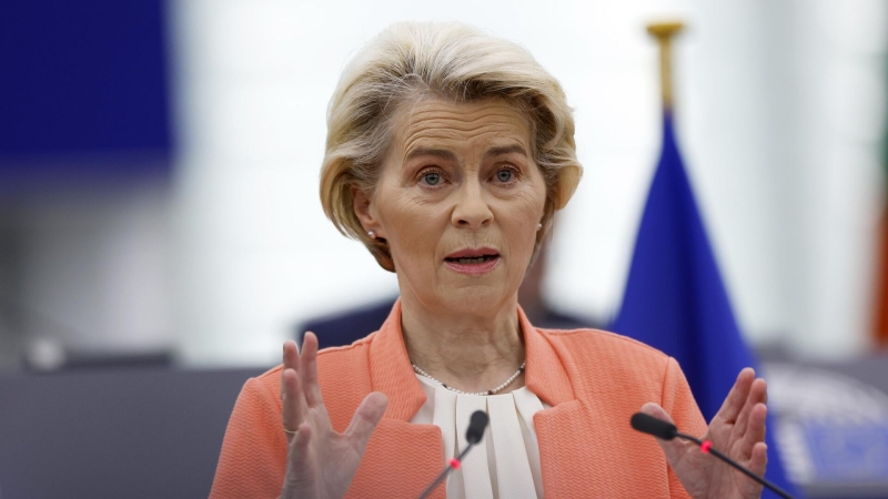 СМИ: Европарламент проведет дебаты по вотуму недоверия главе ЕК