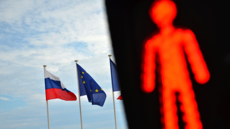 СМИ: санкции ЕС против России могут затронуть банки и нефтяные компании