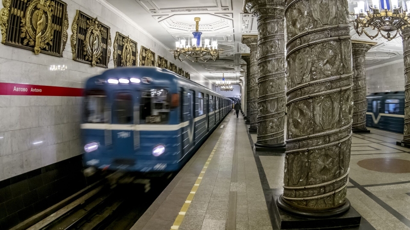 Специалисты назвали причину сбоя в работе турникетов Петербургского метро