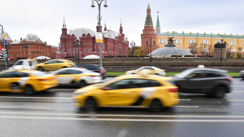 В Госдуму внесут проект о праве инвалидов ездить по выделенной полосе