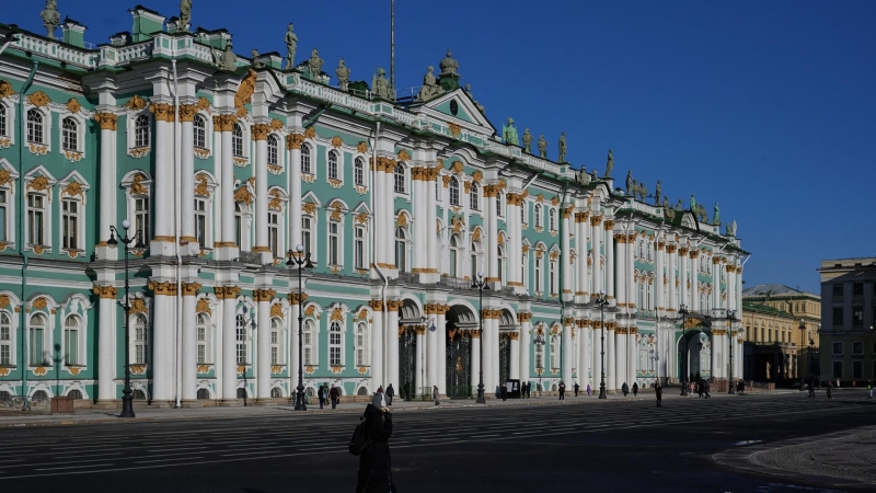 Длинная очередь в Эрмитаж рассосалась к вечеру