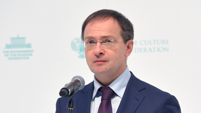 Мединский отметил, что в учебнике истории рассказывается о роли церкви