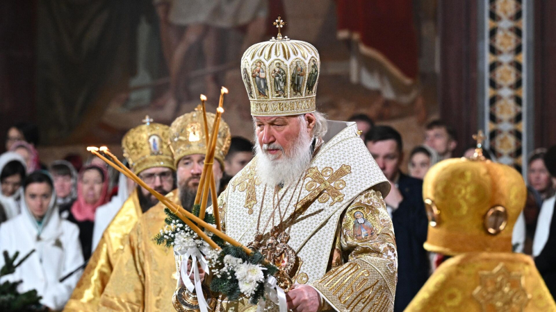 Патриарх Кирилл совершил чин освящения воды в Крещенский сочельник