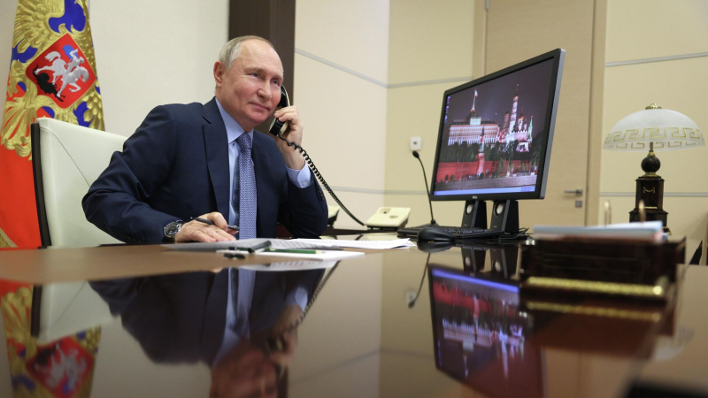 Путин постоянно контактирует с  Хинштейном