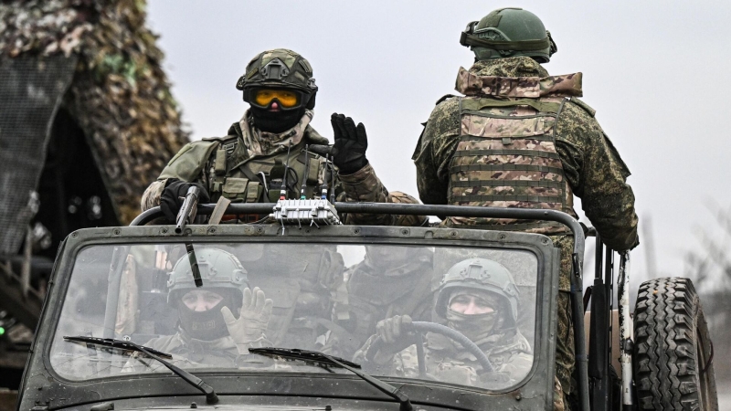 Российские военные отбили атаку украинских дронов и спасли товарища
