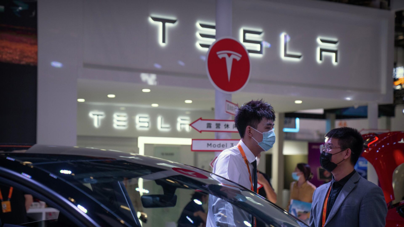 Tesla вложит в xAI два миллиарда долларов