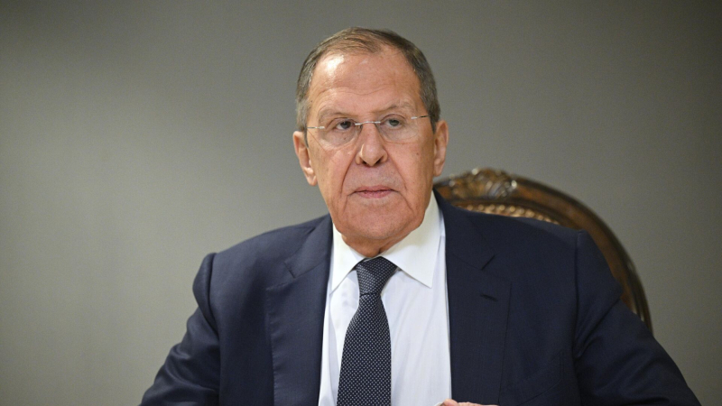 Трамп был удивлен тем, что на Украине запретили все русское, заявил Лавров
