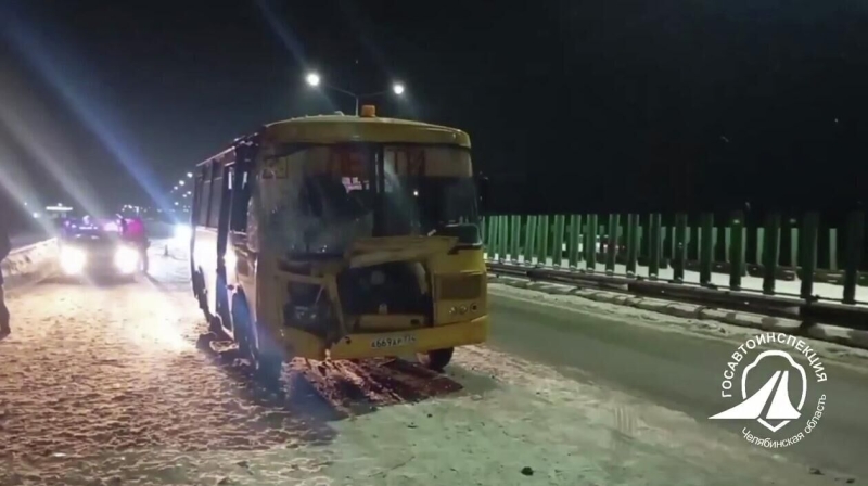 В Челябинской области трое детей пострадали в аварии с школьным автобусом