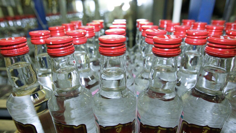 В России снизились продажи водки
