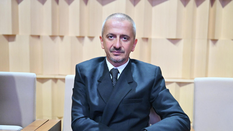 Богомолов попросил снять его с поста и. о. ректора Школы-студии МХАТ
