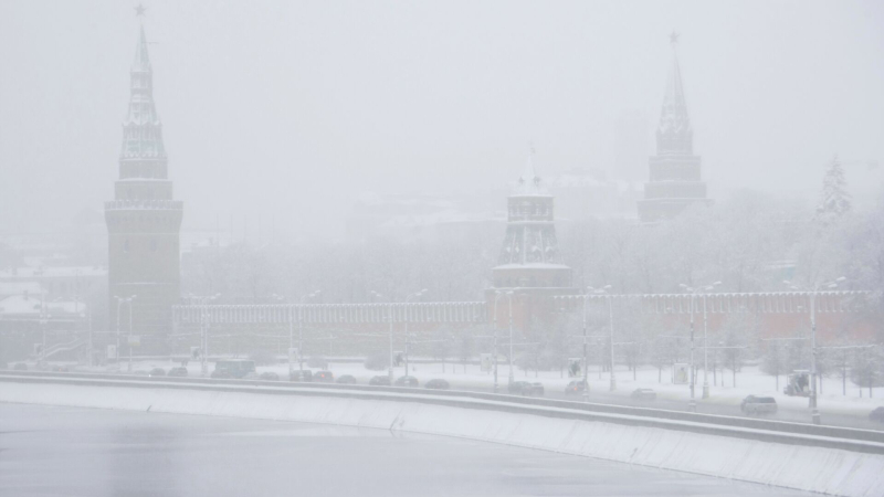 Число задержанных рейсов в московских аэропортах выросло до пяти