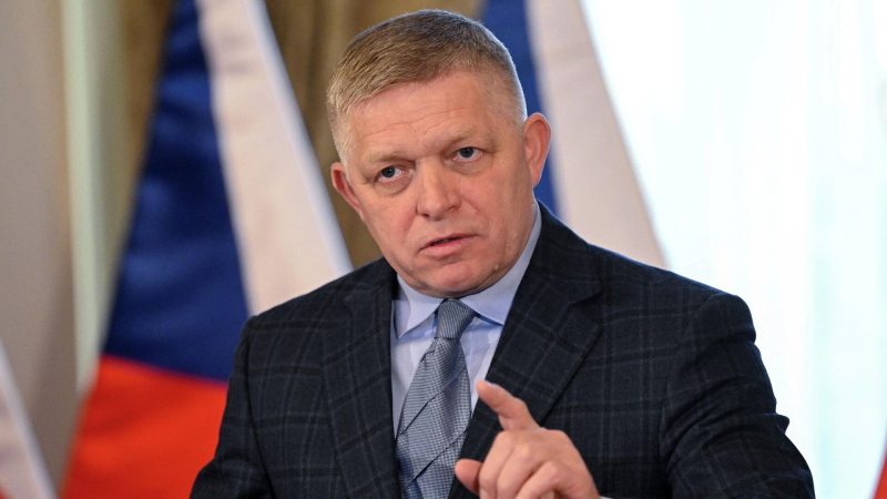 Фицо подтвердил новому послу России желание вести диалог с Москвой
