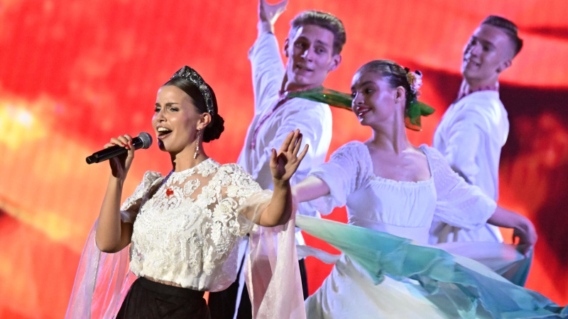 Куртукова рассказала, как относится к гуляньям под "Матушку" в Куршевеле
