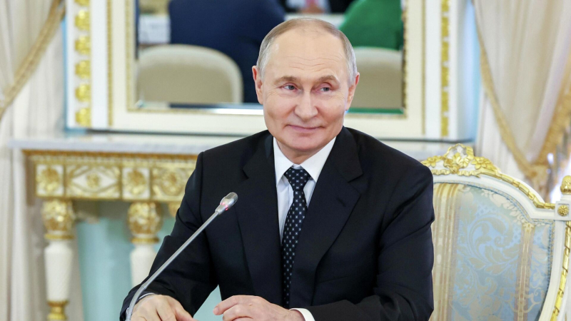 Путин присвоил Перегудову и Хабарову звания заслуженных артистов России