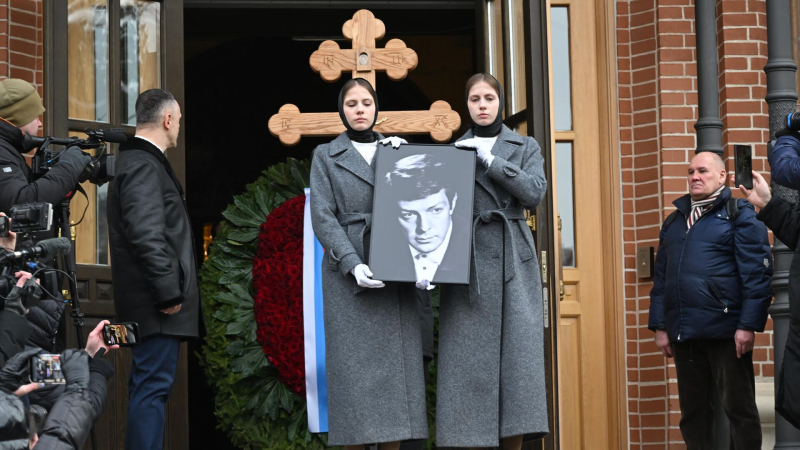 Сын Олега Стриженова рассказал, что память отца почтут в семейном кругу