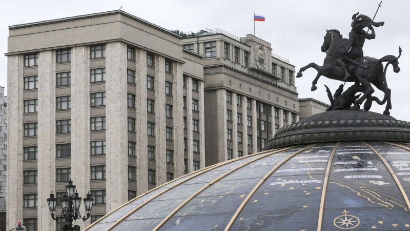 В Госдуме рассказали о нормах переноски тяжестей на работе для подростков