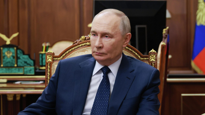 Путин поощрил работников стратегически важных предприятий атомной отрасли