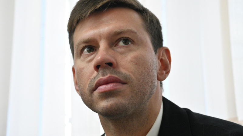 Решение о прекращении дела о драке Смолова вступило в силу