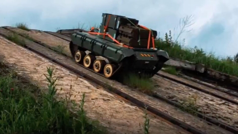 Роботы "Импульс" могут перемещать гаубицу Д-30