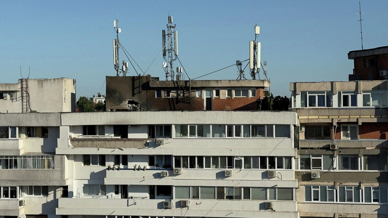 В Румынии беспилотник врезался в крышу многоквартирного дома