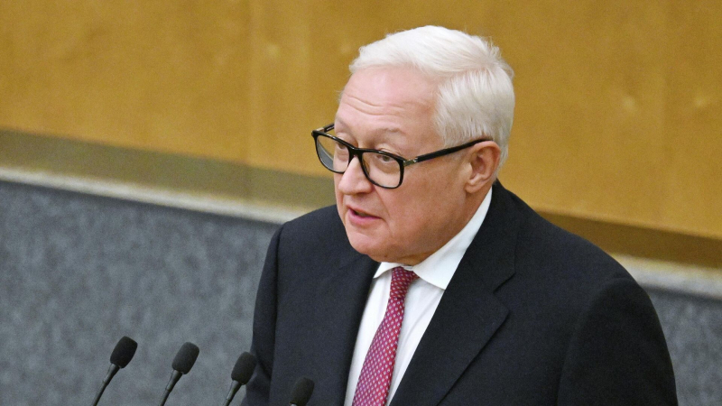 Запад переворачивает с ног на голову предупреждение России, заявил Рябков