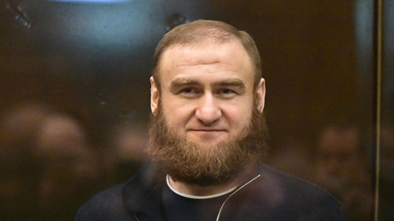 Арашуков пытался передать взятку сотруднику колонии через тайник в лесу