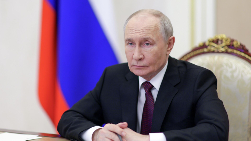 Дополнительные угрозы от Киева должны минимизироваться, заявил Путин
