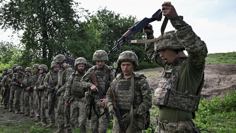 Экс-полицейского, задержанного за убийство ребенка, мобилизовали в тыл ВСУ