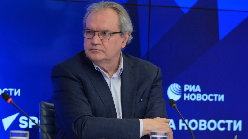 Фадеев предупредил о рисках бесконтрольного внедрения ИИ в образование