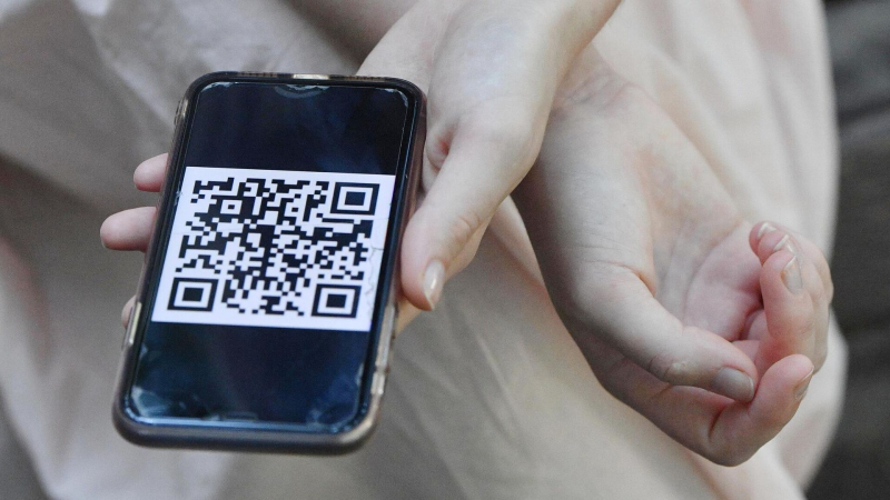 Юрист предупредил о схемах мошенников с QR-кодами