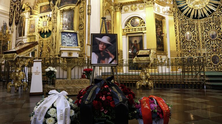 Людмилу Чурсину похоронили на Сестрорецком кладбище в Петербурге