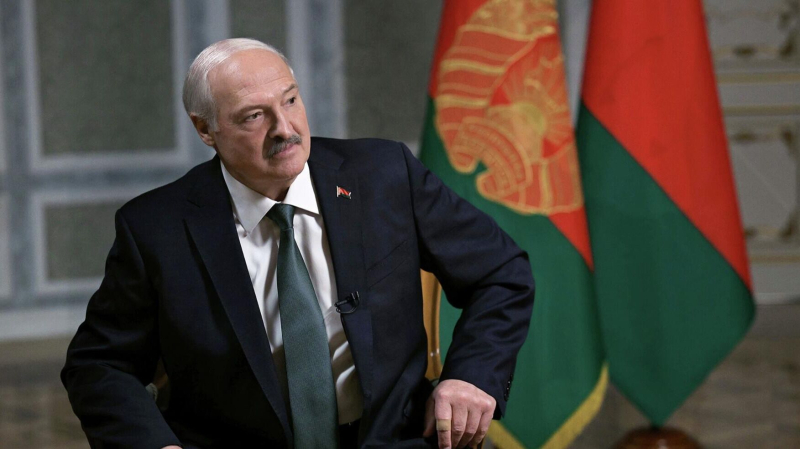 Лукашенко попросил жителей приграничной с Украиной области не беспокоиться