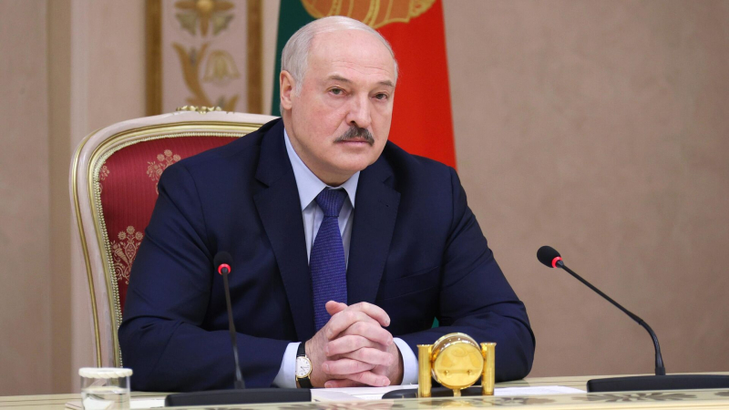 Лукашенко рассказал, зачем "евротройка" задает России неприемлемые условия