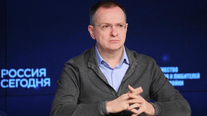 Мединский поздравил подписчиков с Днём России