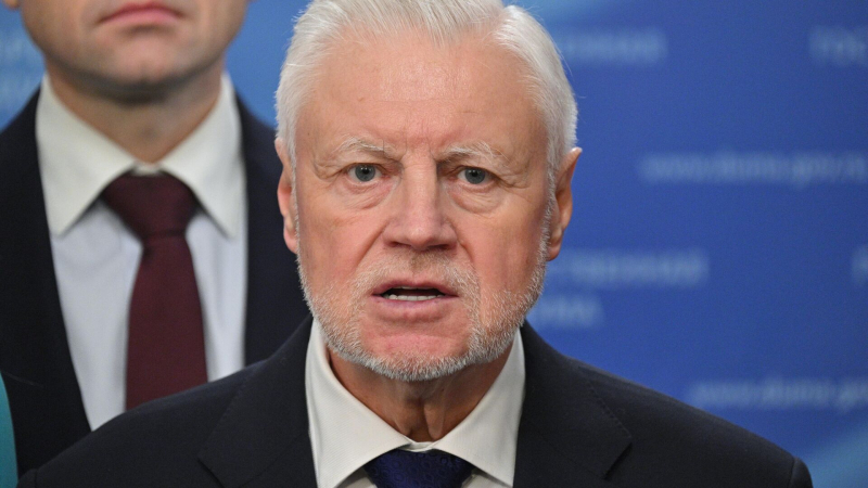 Миронов предложил ввести выплаты для педагогов за успехи учеников