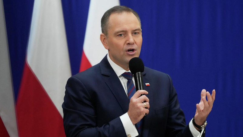 Навроцкий объяснил, почему лишил Зеленского ордена