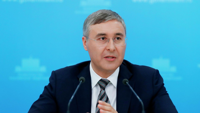 Необходимости в тотальном высшем образовании нет, заявил Фальков