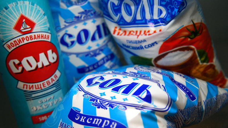 Нутрициолог рассказала, кому стоит сократить потребление соли