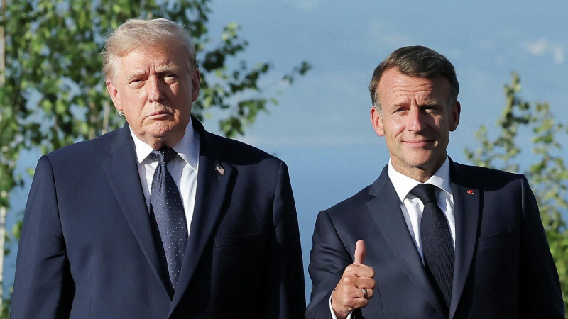 "Очень возмущен": СМИ узнали, что случилось с Макроном на встрече с Трампом