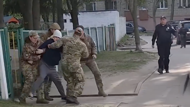 Отца-одиночку, мобилизованного на Украине, отправили в часть