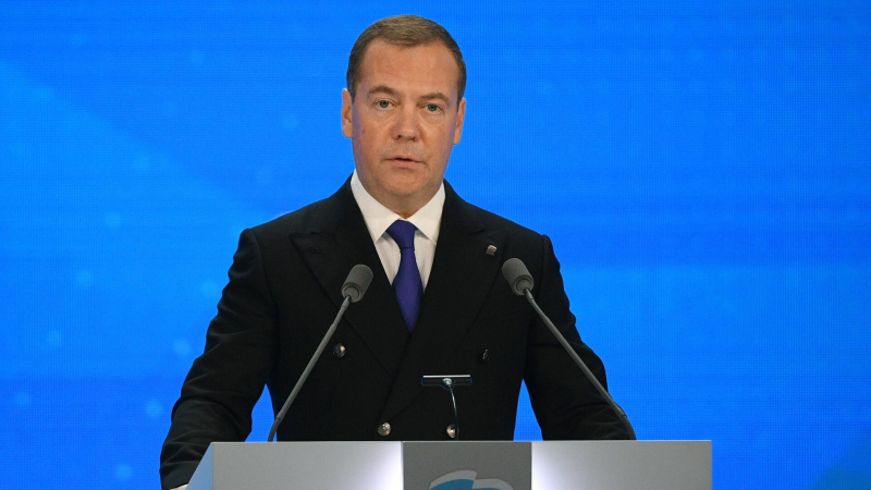 Правда на стороне России, заявил Медведев