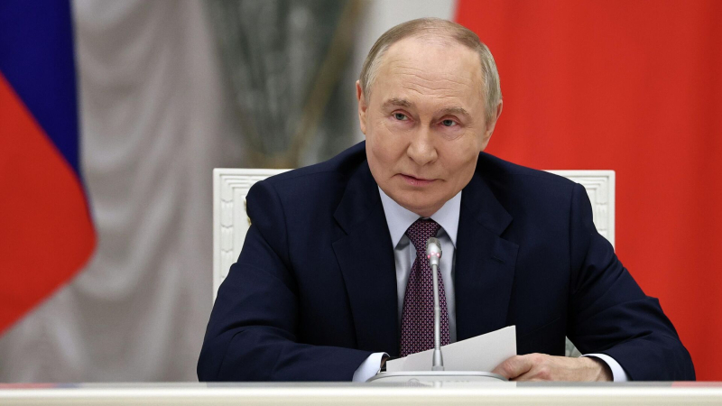Путин на встрече с Фиданом предложил обсудить текущие вопросы