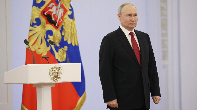 Путин призвал выпускников военных вузов помнить о судьбах миллионов россиян
