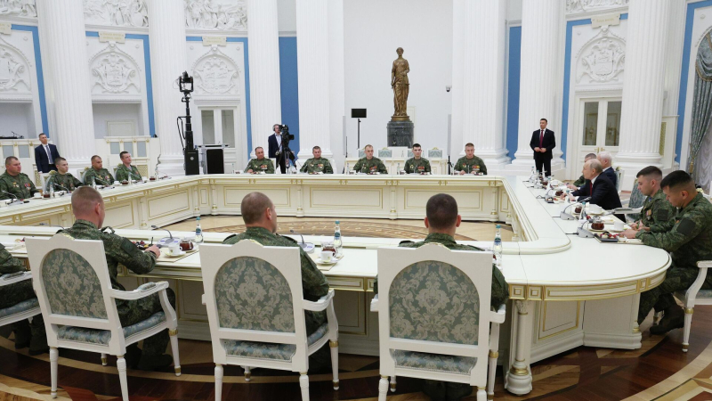 Путин рассказал о работе по социальному обеспечению участников СВО