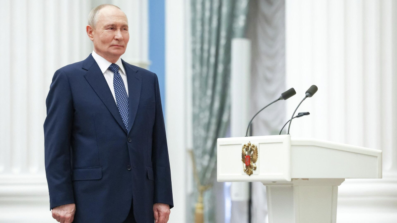 Путин рекомендовал подготовить законы о поддержке отечественного кино