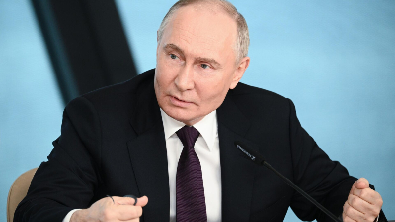Россия будет укреплять систему противовоздушной обороны, заявил Путин